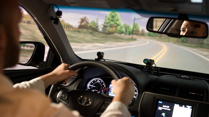 Toyota inwestuje w badania nad bezpieczeństwem na drogach